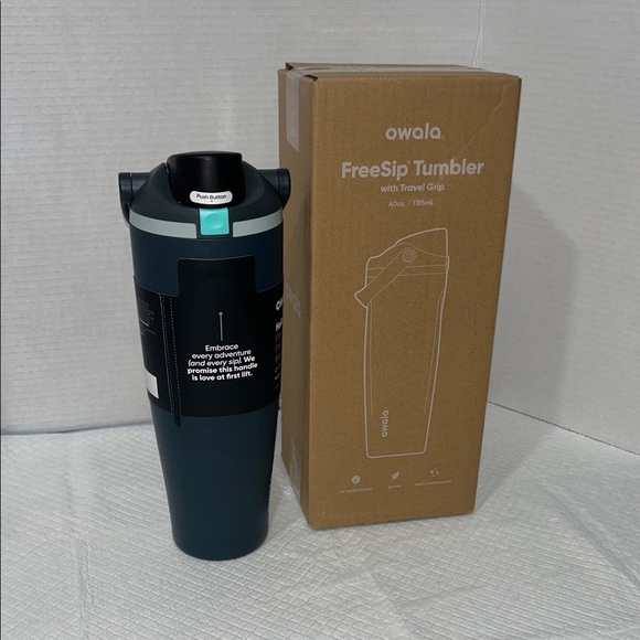 Owala Dark Blue Insulated Water Bottle with Straw 40oz (1185ml) - Picture 12 of 12